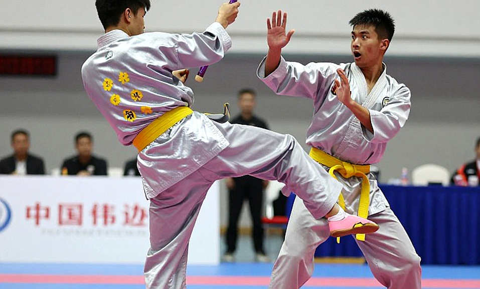 Media Crowns Vietnamese Fighters Before They Learn to Win