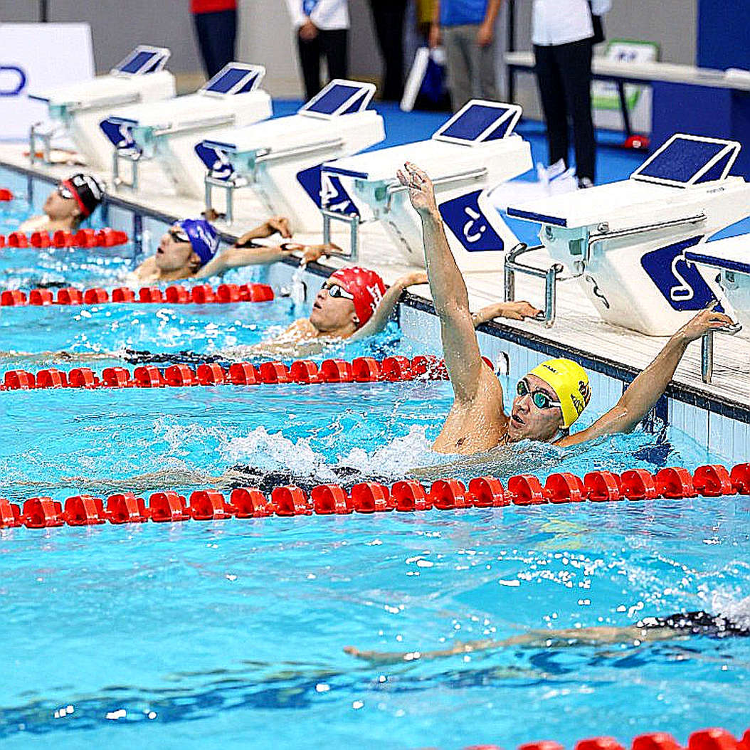 Reading a Swim When Only the Final Time Remains