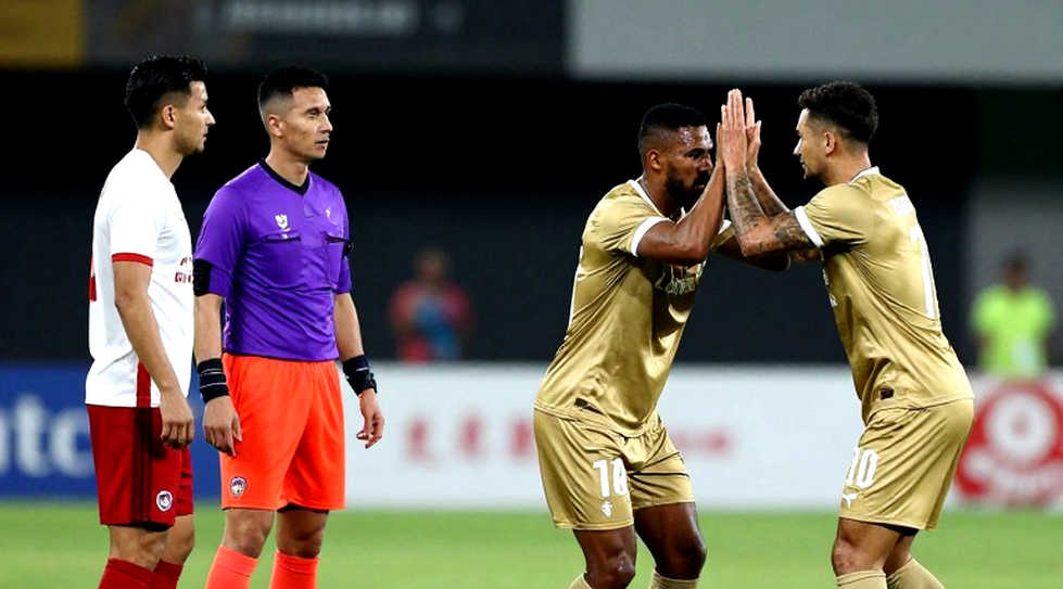 Valverde đá hậu vệ phải, Güler lùi sâu: canh bạc đổi vai của Real Madrid trước El Clásico
