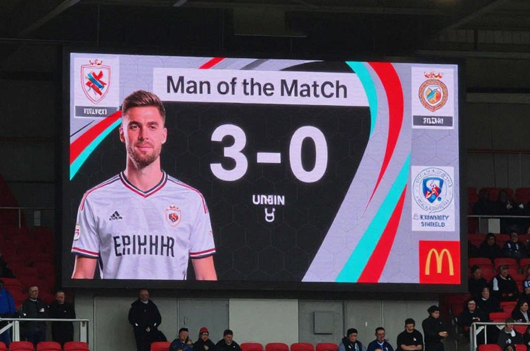 Ronaldo chạm 982 bàn: Al Nassr thắng 3-1, và phép đếm không có trọng tài Ronaldo chạm 982 bàn: Al Nassr thắng 3-1, và phép đếm không có trọng tài