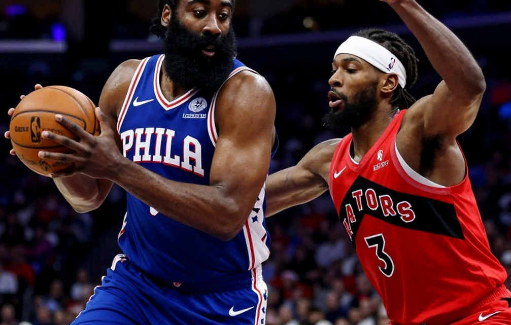 Papagiannis và mười một tháng im lặng: Đầu gối người khổng lồ 2m21 Papagiannis và mười một tháng im lặng: Đầu gối người khổng lồ 2m21