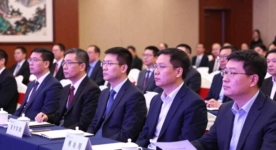 Dương Nghị hạ Đinh Lập Nhân tại Shenzhen Masters: Chiến thắng để ngỏ, dữ liệu còn thiếu Dương Nghị hạ Đinh Lập Nhân tại Shenzhen Masters: Chiến thắng để ngỏ, dữ liệu còn thiếu