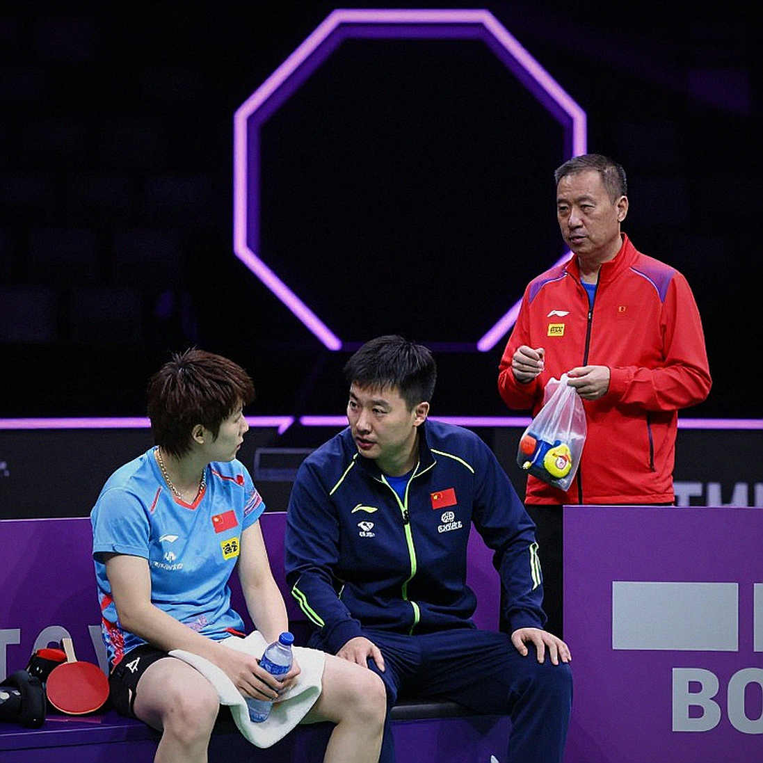 Set hai 24-22, set ba 12-21: trần cầu lông Việt Nam lộ ra ở hiệp ba Set hai 24-22, set ba 12-21: trần cầu lông Việt Nam lộ ra ở hiệp ba
