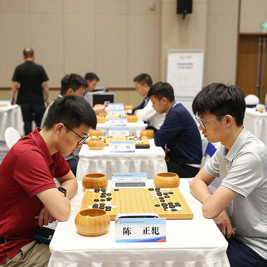 Olympiad cờ vua 2026: Ấn Độ bảo vệ ngai vàng giữa lòng Samarkand, và câu chuyện Gukesh – Sindarov