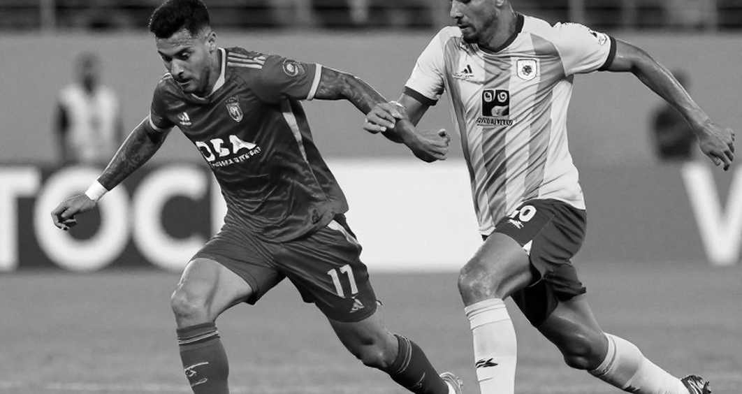Zague, Chicharito và một bản tin giải trí lọt nhầm vào ngăn bóng đá Zague, Chicharito và một bản tin giải trí lọt nhầm vào ngăn bóng đá