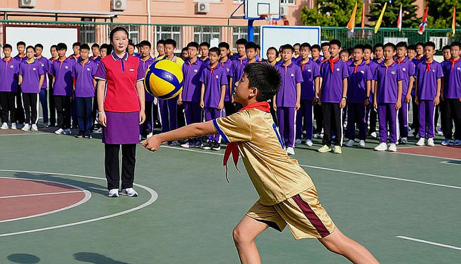 Mười bản hợp đồng, một mùa hè trống và cái bẫy mang tên 'bản sắc' Mười bản hợp đồng, một mùa hè trống và cái bẫy mang tên 'bản sắc'