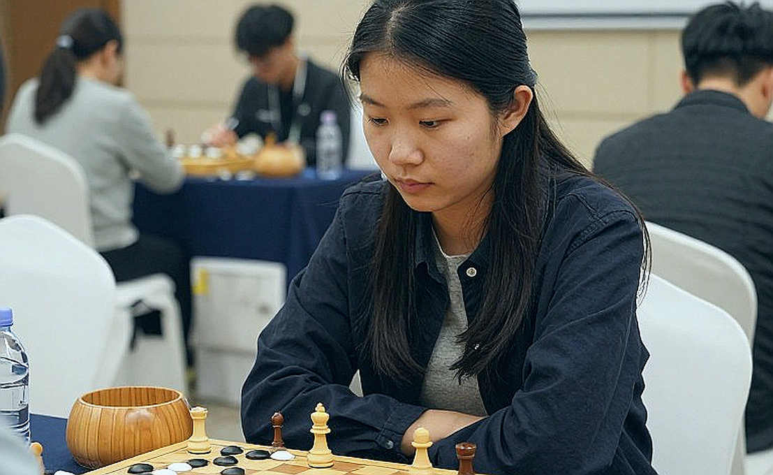 Nepo bóp nghẹt Carlsen rồi hạ Sindarov bằng đồng hồ: GCL 2026 chứng kiến màn trỗi dậy của một kẻ từng bị nghi ngờ