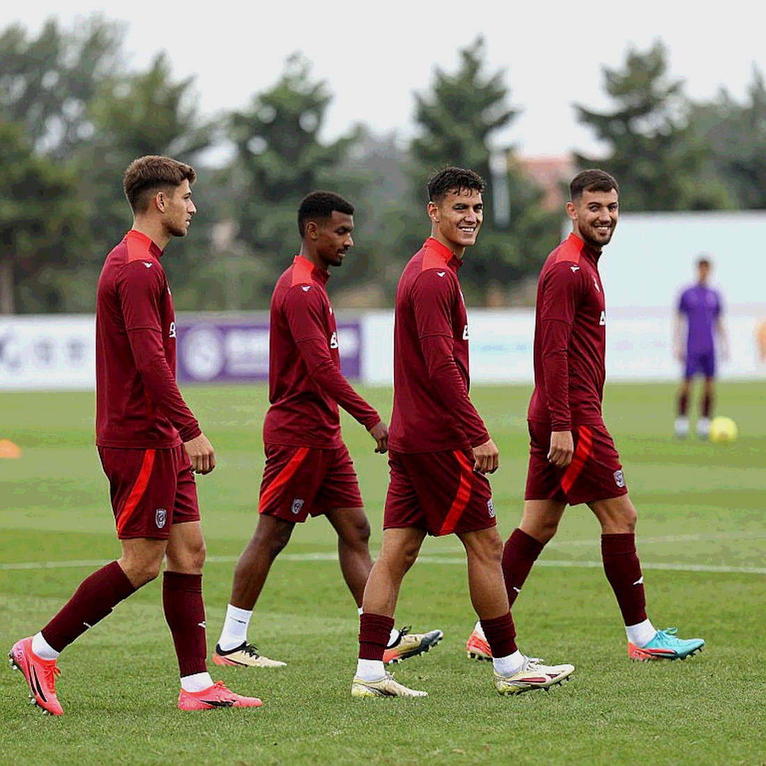 Ronaldo bị treo giò tạm thời: Khi biểu tượng rời doanh trại và để lại một vết nứt chưa lành