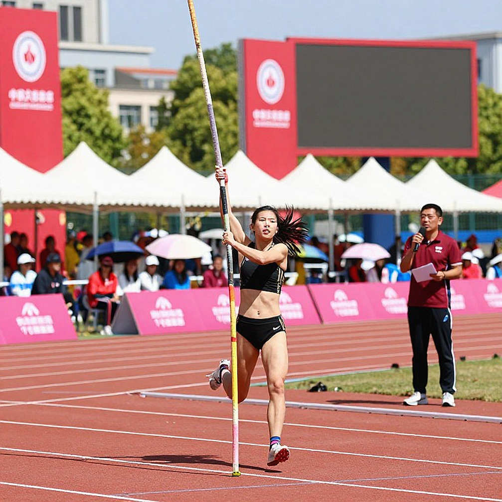 Assefa Misses Marathon World Record in Berlin Due to Injury, Adola Wins Men's Race Assefa Misses Marathon World Record in Berlin Due to Injury, Adola Wins Men's Race