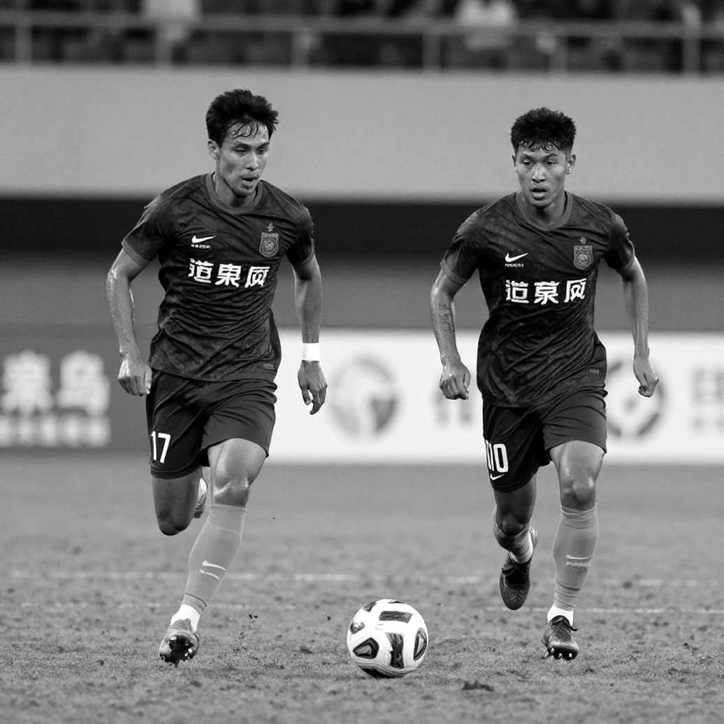 Cái ôm xuyên biên giới: Shin Tae-yong và Erick Thohir viết lại ký ức bằng một cái bắt tay