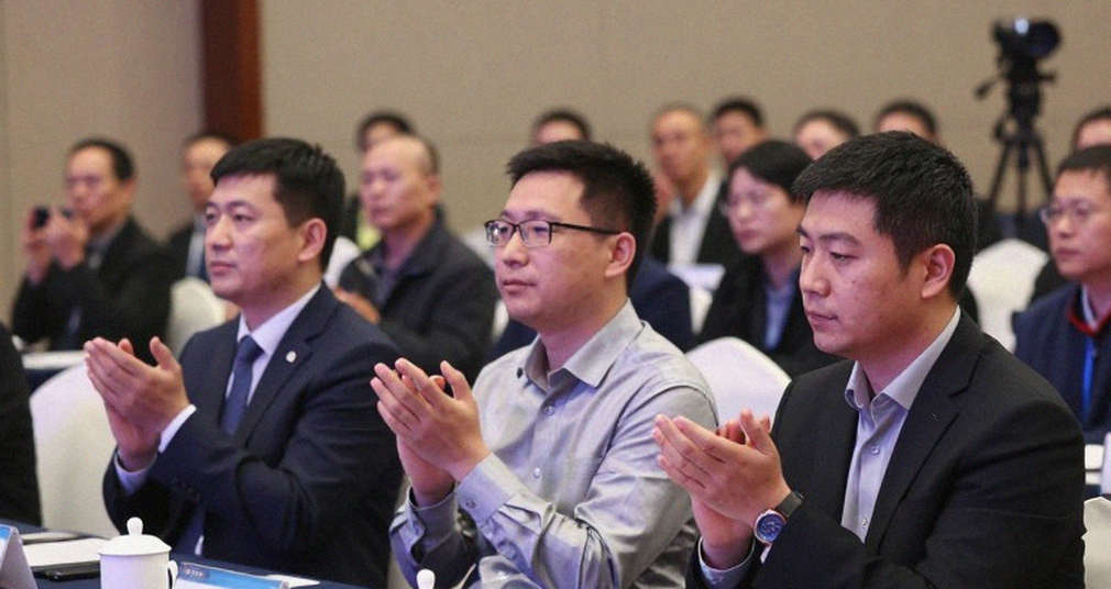 Cúp Các câu lạc bộ châu Âu trước vòng cuối: ba đội đồng dẫn đầu, và một bảng xếp hạng chưa đọc trọn Cúp Các câu lạc bộ châu Âu trước vòng cuối: ba đội đồng dẫn đầu, và một bảng xếp hạng chưa đọc trọn