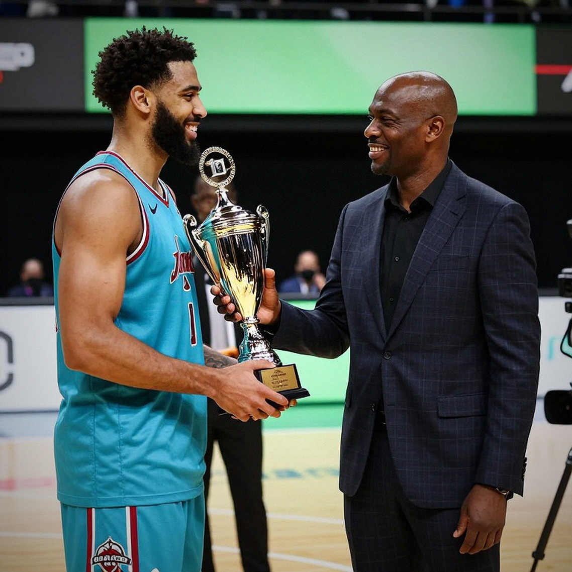 TOFAŞ hạ Bursaspor 94-80: Chiều sâu phân phối bóng thắng cú nổ đơn độc TOFAŞ hạ Bursaspor 94-80: Chiều sâu phân phối bóng thắng cú nổ đơn độc