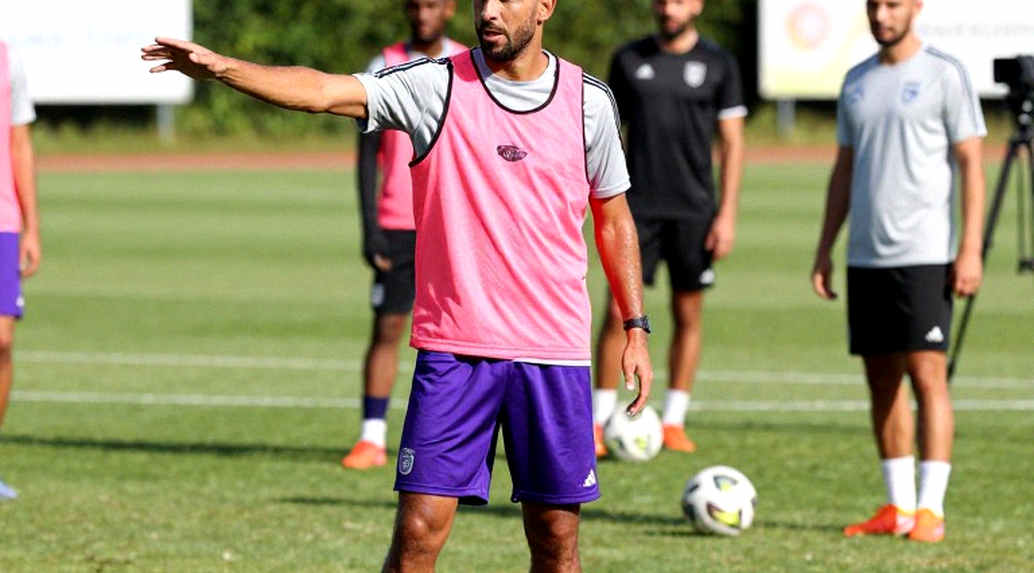 Malagón bị El Tri lãng quên? Thủ môn América và hành trình bắt đầu lại từ con số không Malagón bị El Tri lãng quên? Thủ môn América và hành trình bắt đầu lại từ con số không