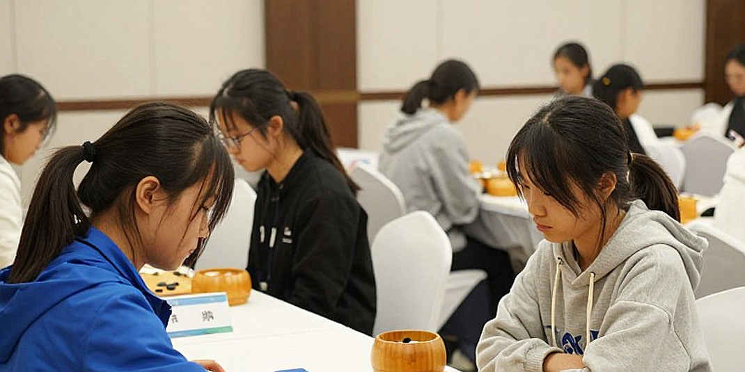 Woodward hạ Caruana, Lee nới rộng khoảng cách — và khóa học khai cuộc 60 phút nằm sau tiêu đề đó Woodward hạ Caruana, Lee nới rộng khoảng cách — và khóa học khai cuộc 60 phút nằm sau tiêu đề đó