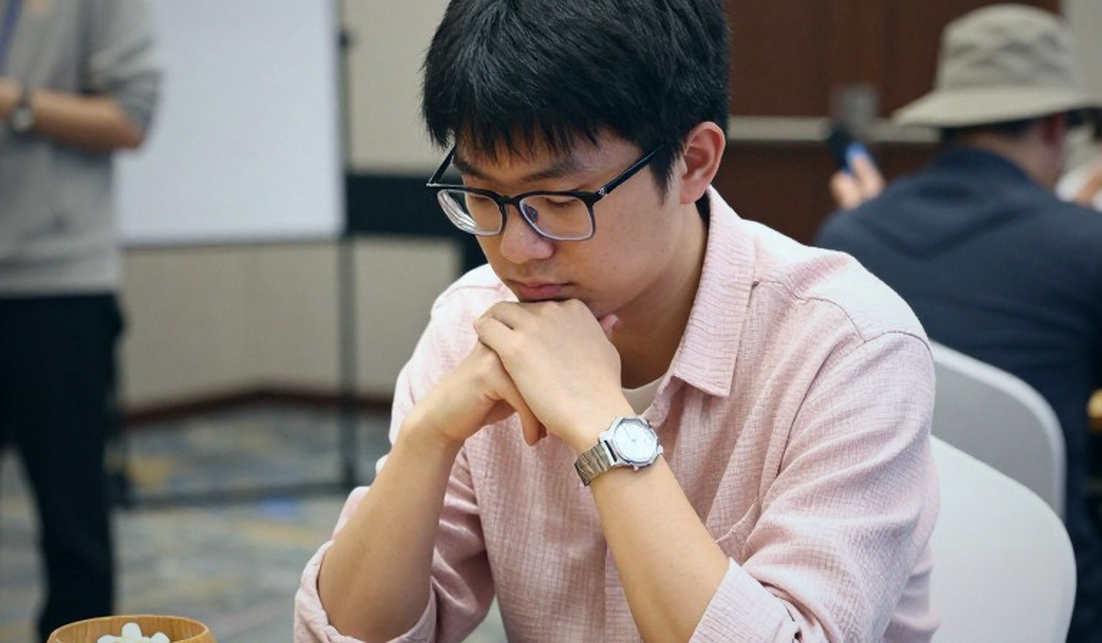 European Club Cup: Ba đội đồng dẫn đầu, và bàn cờ số 4 nơi chức vô địch được định đoạt