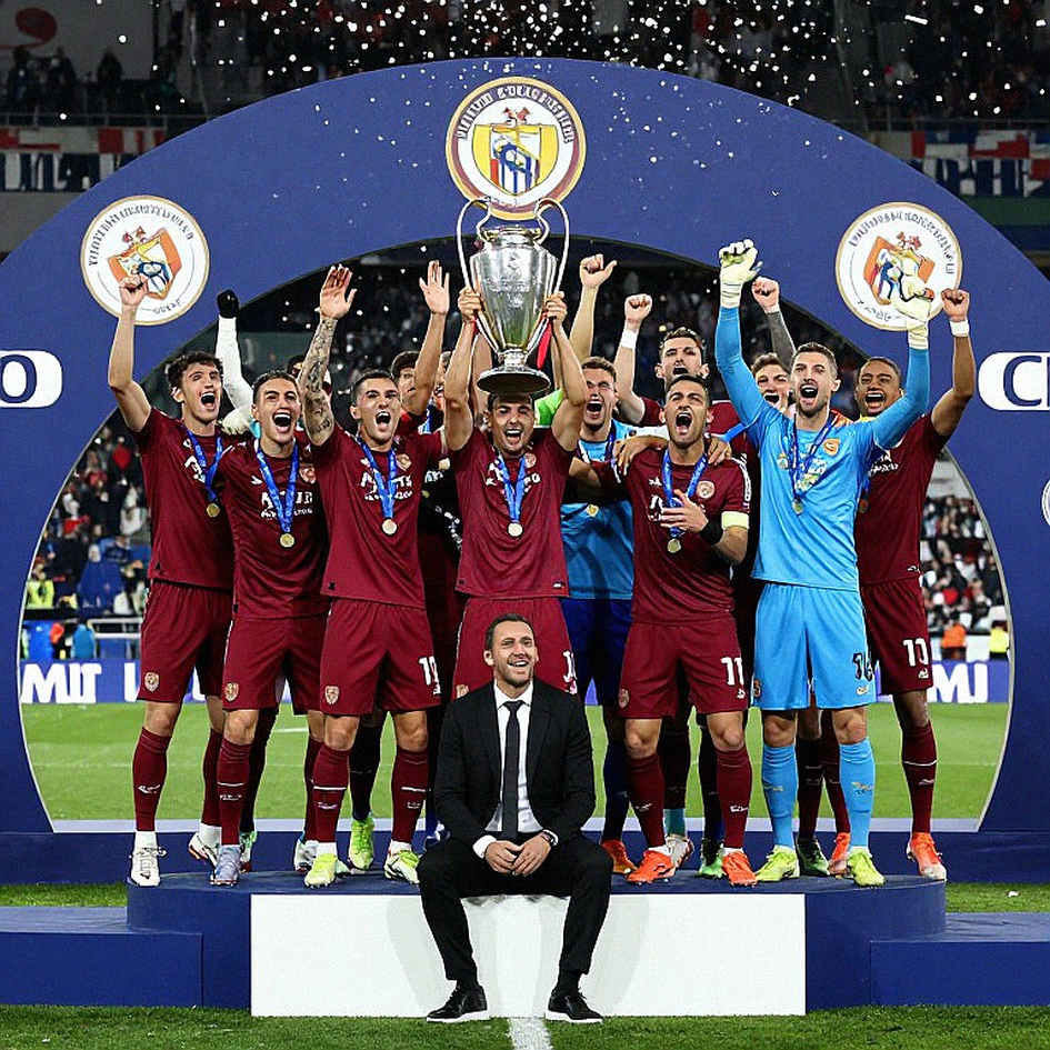 Zidane thay đổi cách quản lý đội tuyển Pháp: tự mình theo dõi cầu thủ ở nước ngoài