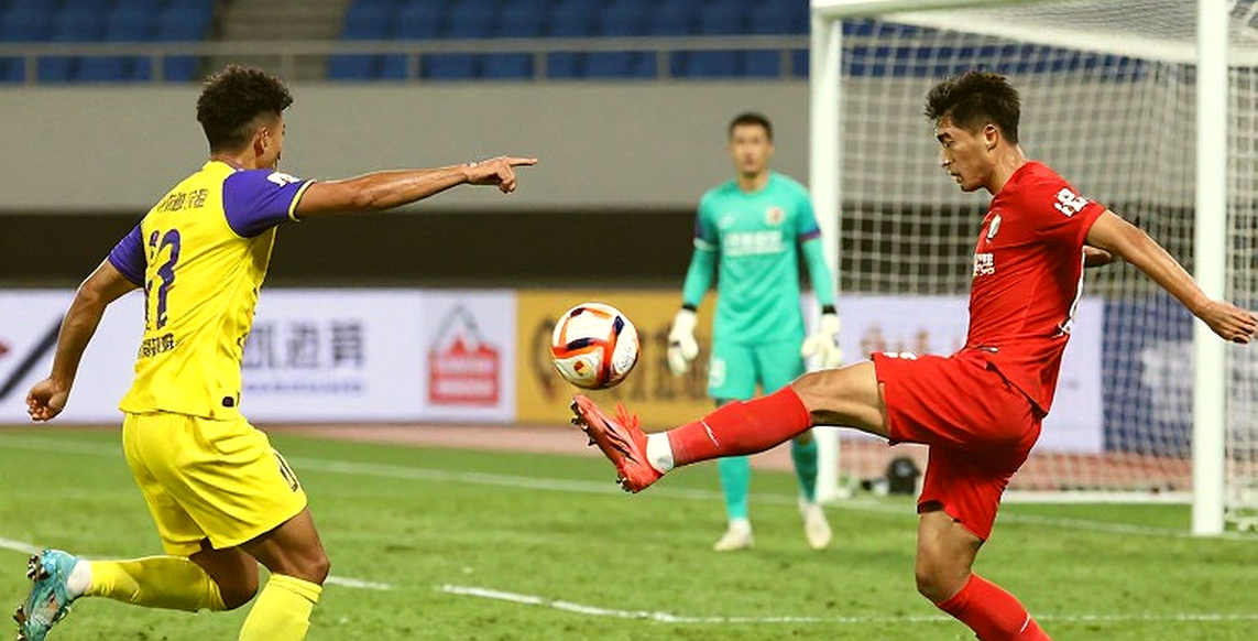 Musab Al-Juwair mất áo số 7 ở Gulf Cup 27: bản án kỷ luật và cái bóng Ronaldo Musab Al-Juwair mất áo số 7 ở Gulf Cup 27: bản án kỷ luật và cái bóng Ronaldo