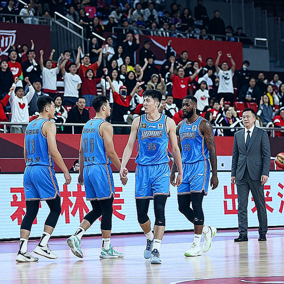 Bất Ngờ Tại Trụ Sở Aris: Printezis Ghé Thăm Spanoulis Và Zisis, Khoảnh Khắc Bóng Rổ Hy Lạp Đang Thay Đổi