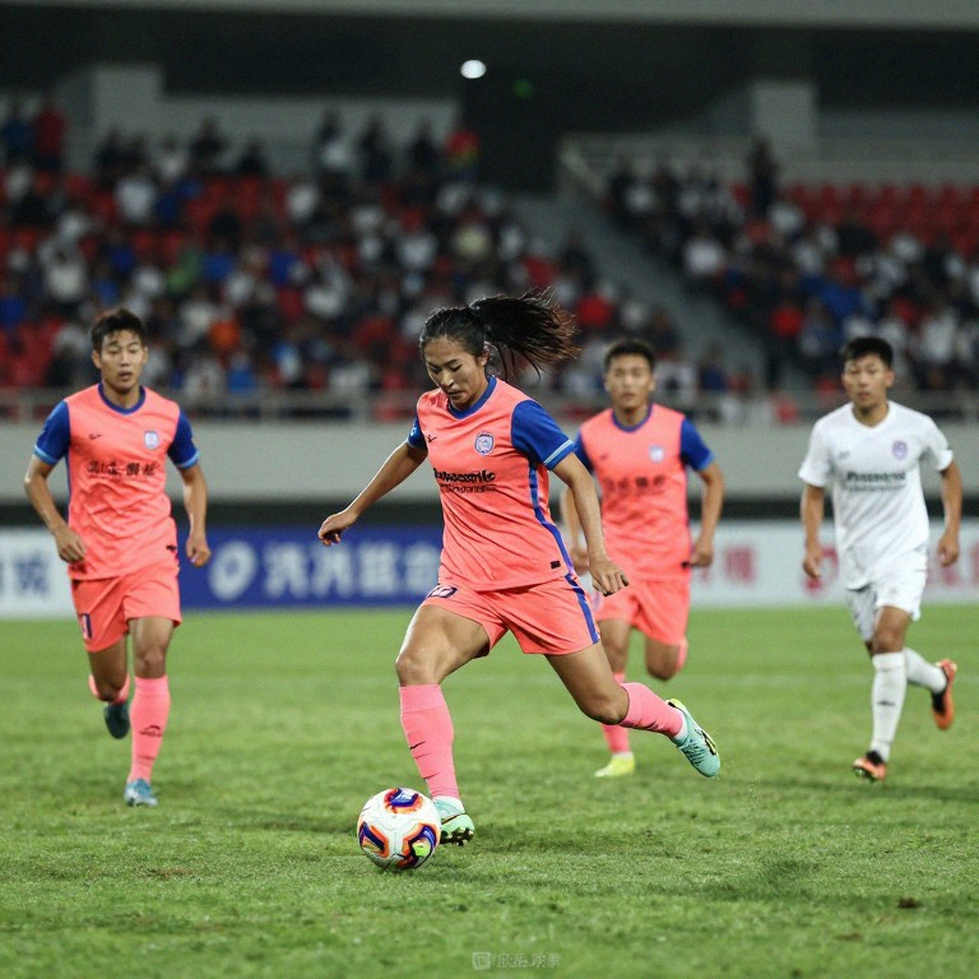 U23 Việt Nam - U23 Hàn Quốc: Vết bầm ở phút 27 và bài học về sự im lặng trước giờ bóng lăn U23 Việt Nam - U23 Hàn Quốc: Vết bầm ở phút 27 và bài học về sự im lặng trước giờ bóng lăn